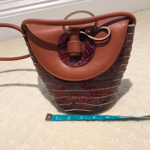 Embossed croc crossbody - Picture 1 of 6